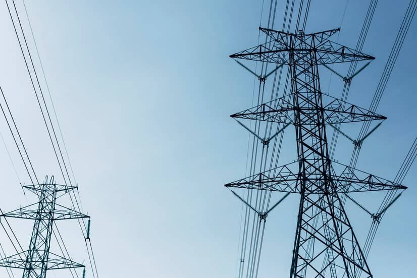 تحقیق در مورد بررسی انتقال انرژی به وسیله خطوط HVDC